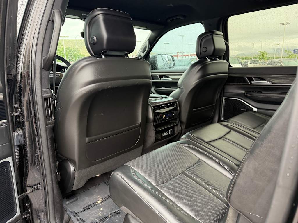 Thumbnail: 2022 Jeep Wagoneer - 28