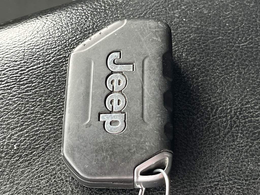 Thumbnail: 2021 Jeep Gladiator - 19