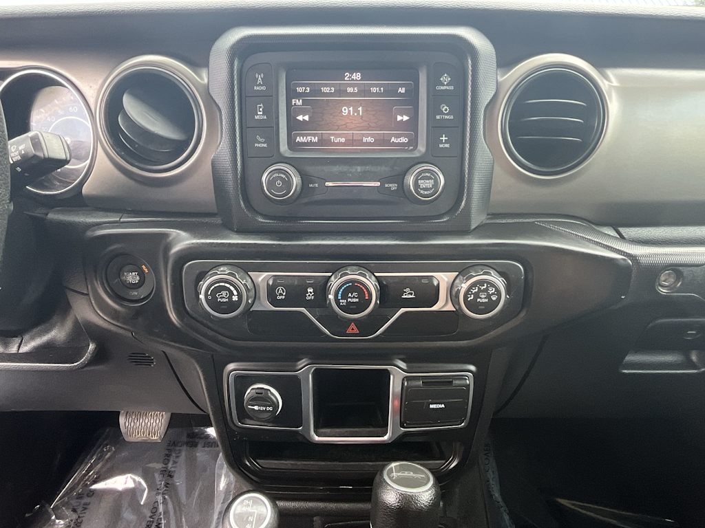 Thumbnail: 2021 Jeep Gladiator - 15