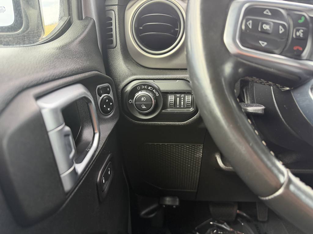 Thumbnail: 2020 Jeep Gladiator - 23