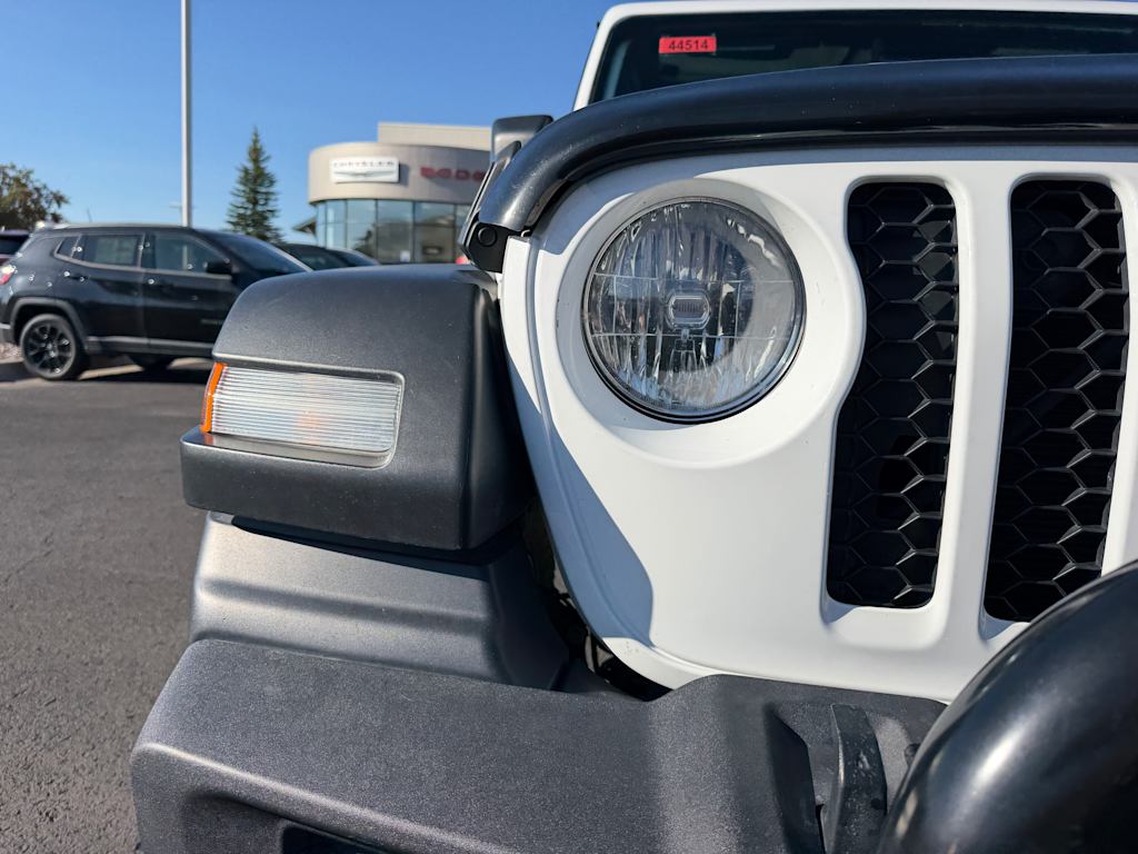 Thumbnail: 2020 Jeep Gladiator - 16