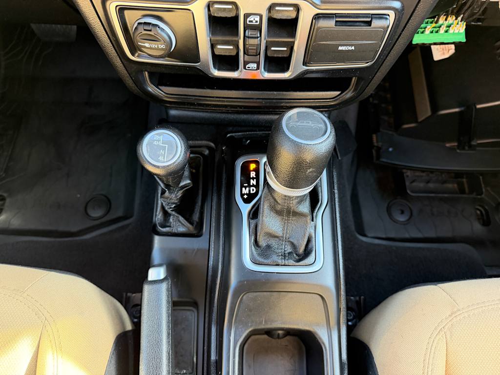 Thumbnail: 2020 Jeep Gladiator - 12