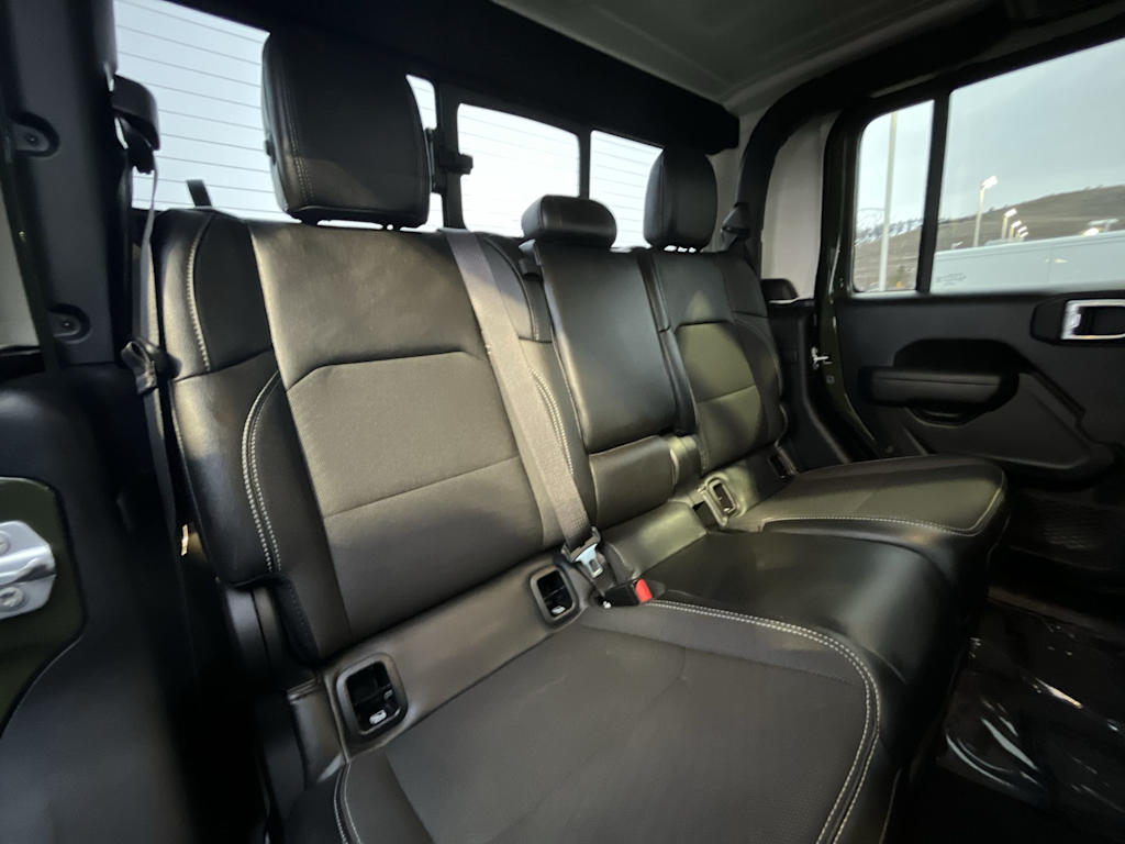 Thumbnail: 2023 Jeep Gladiator - 21