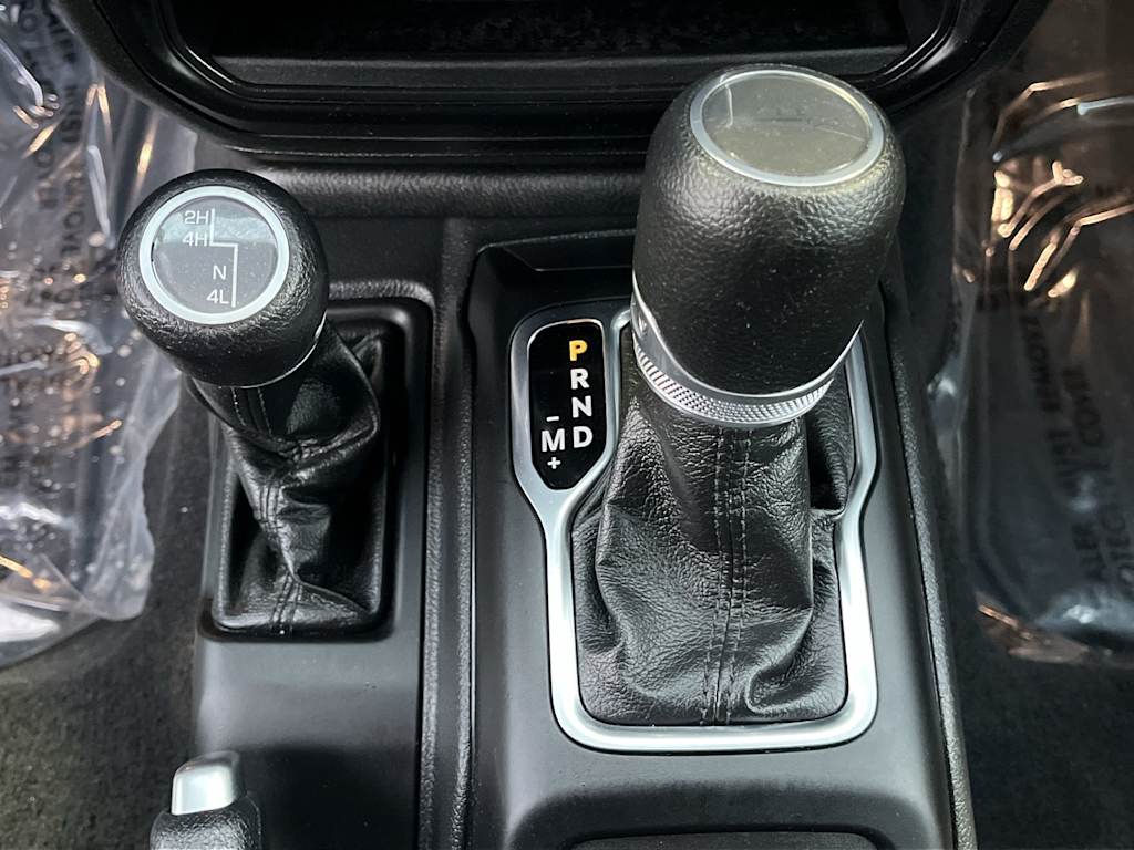 Thumbnail: 2023 Jeep Gladiator - 16