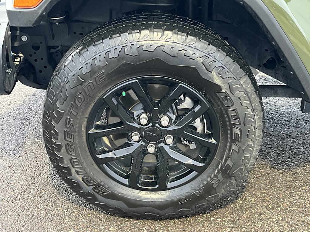 Thumbnail: 2023 Jeep Gladiator - 8