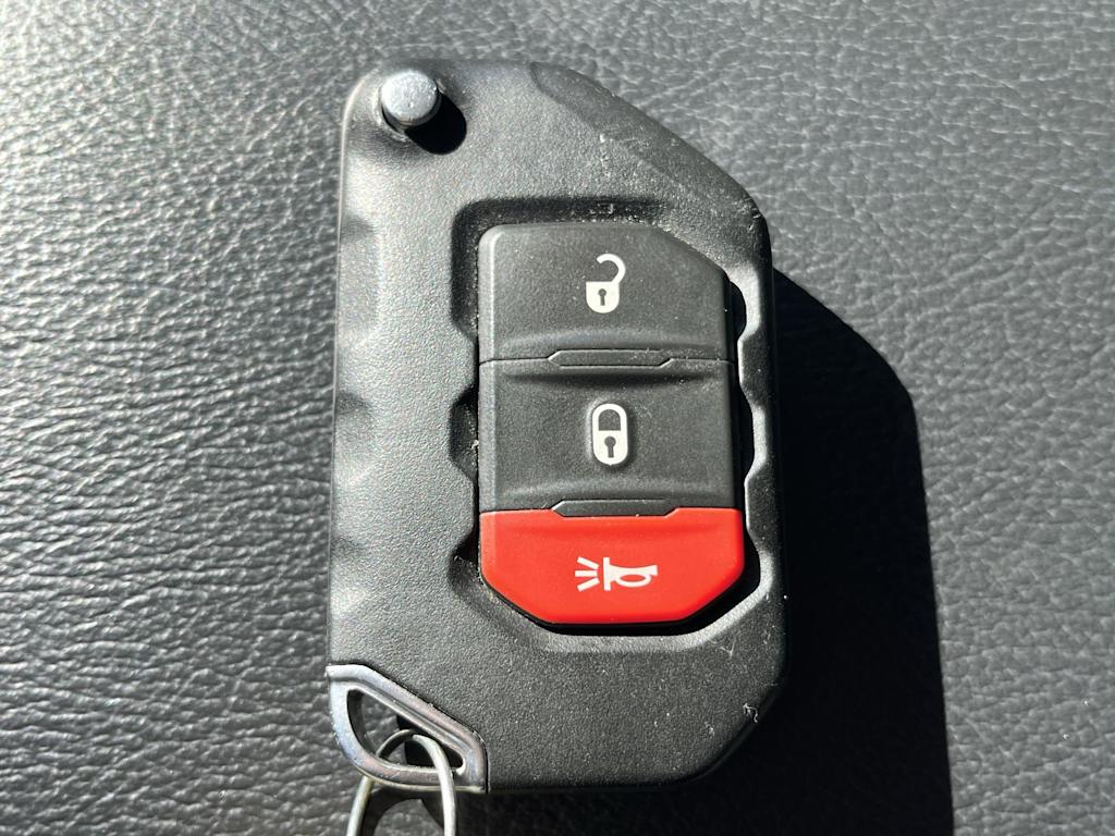 Thumbnail: 2023 Jeep Gladiator - 19