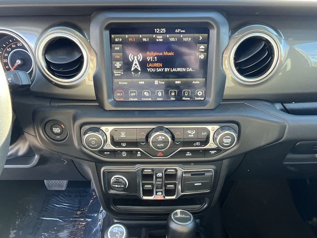 Thumbnail: 2023 Jeep Gladiator - 15