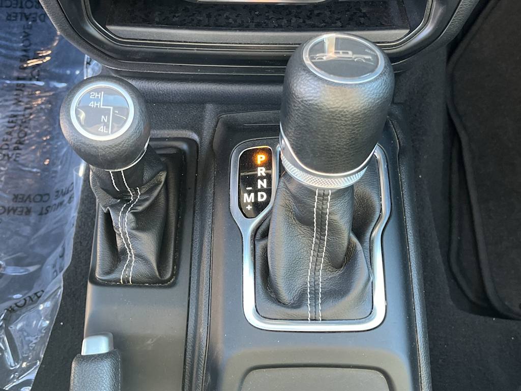 Thumbnail: 2023 Jeep Gladiator - 16