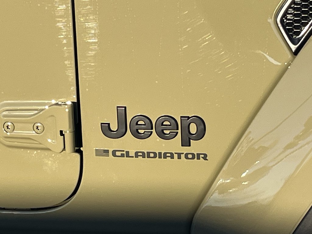 Thumbnail: 2026 Jeep Gladiator - 7