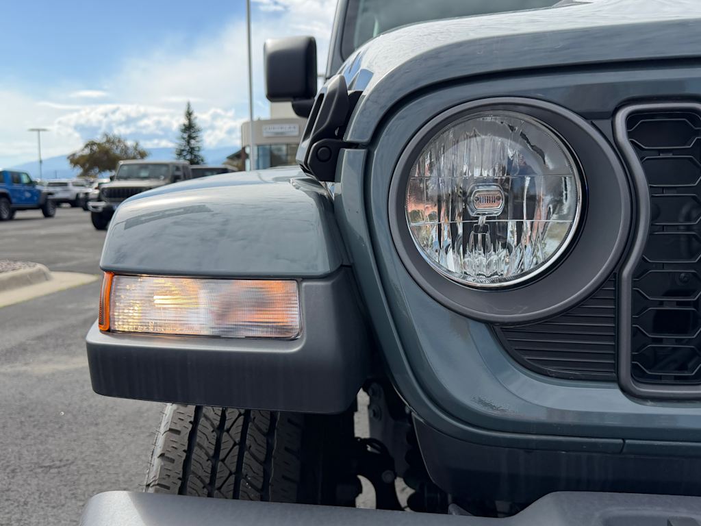 Thumbnail: 2026 Jeep Gladiator - 18