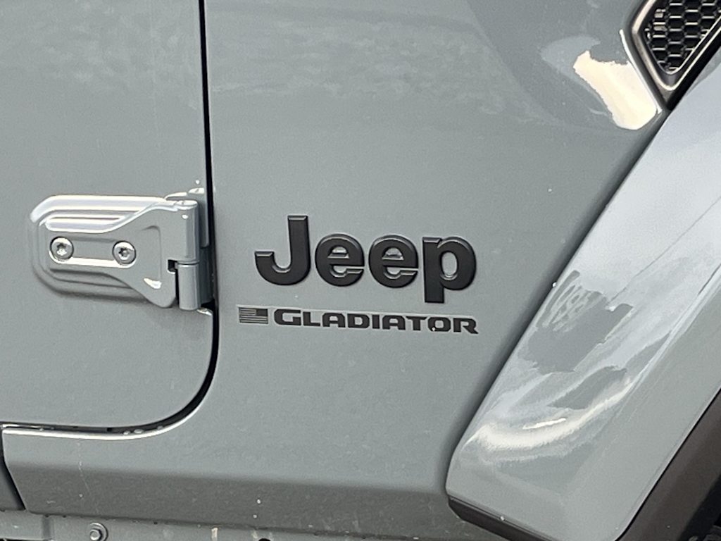Thumbnail: 2026 Jeep Gladiator - 7