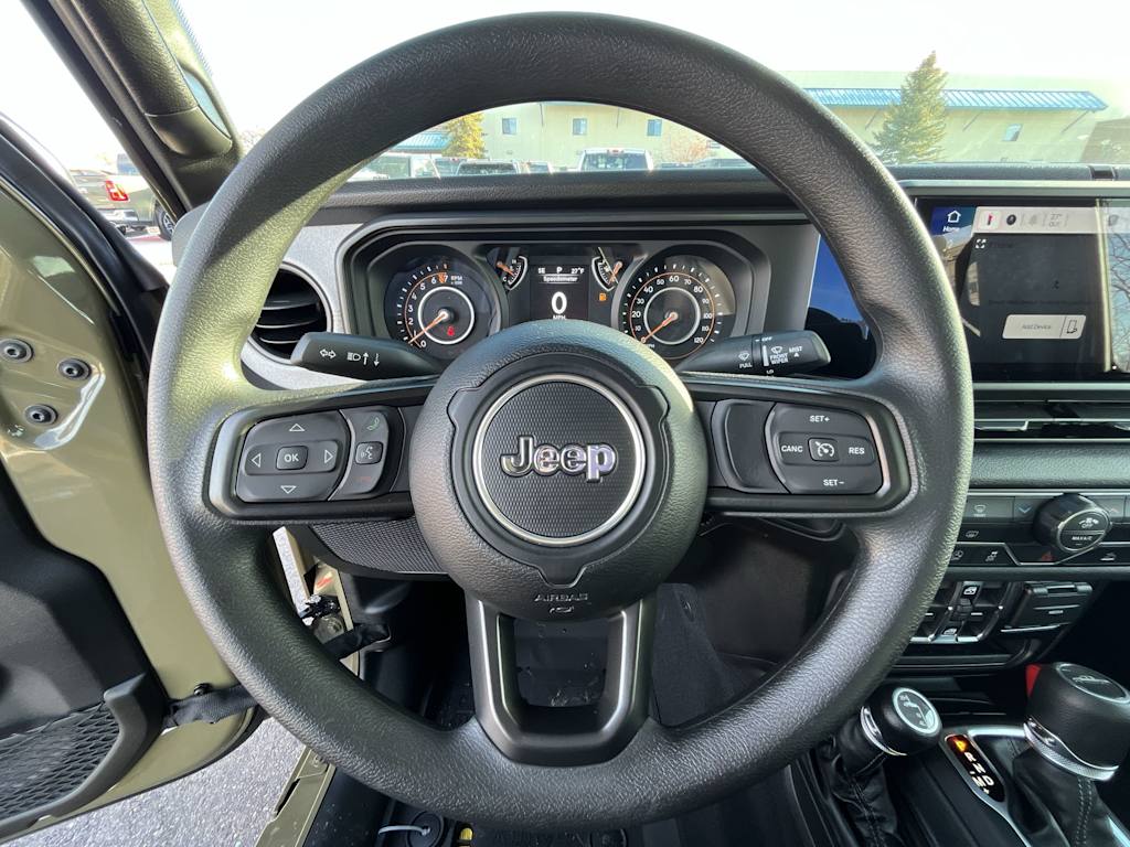 Thumbnail: 2026 Jeep Gladiator - 13