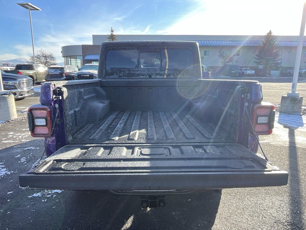 Thumbnail: 2026 Jeep Gladiator - 21