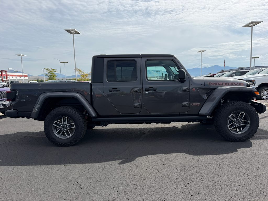 Thumbnail: 2026 Jeep Gladiator - 17
