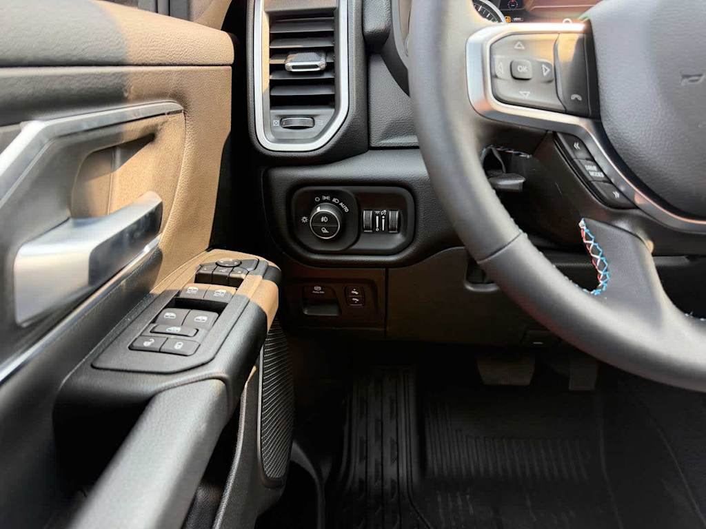 Thumbnail: 2026 RAM 1500 - 7