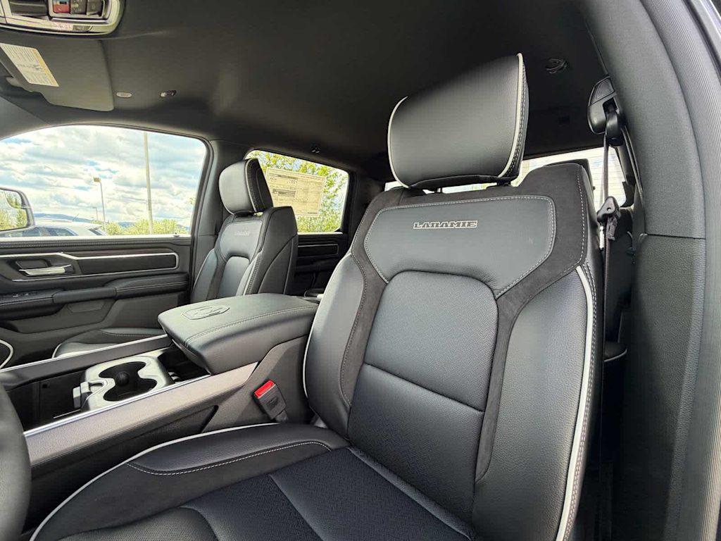Thumbnail: 2026 RAM 1500 - 9