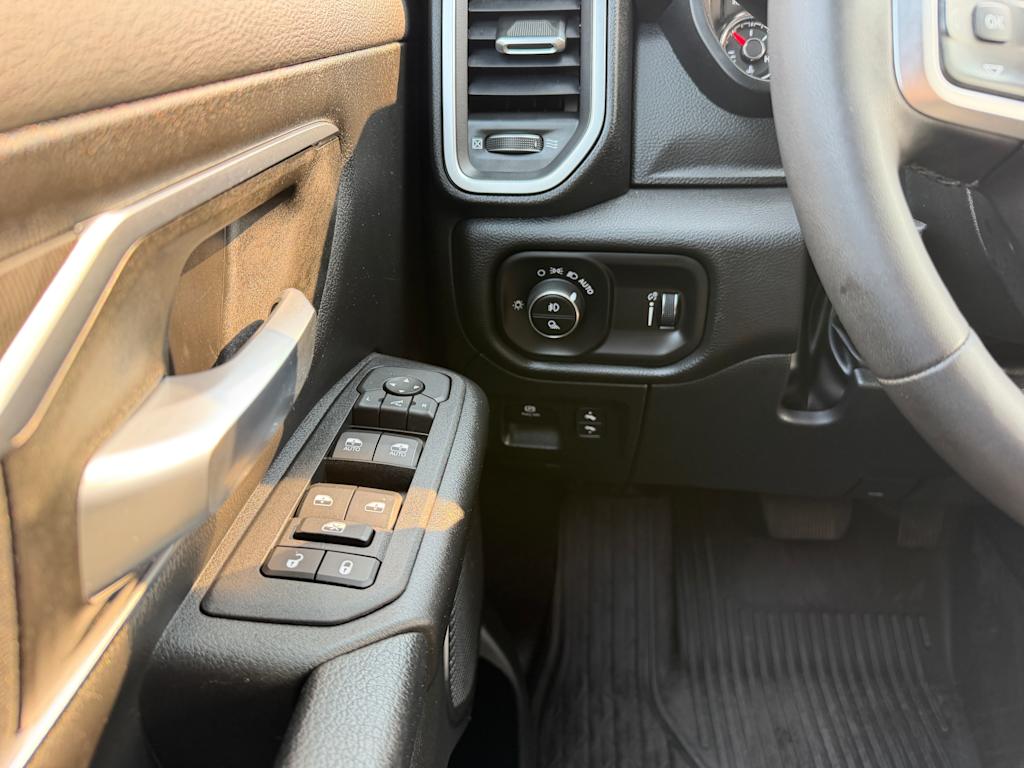 Thumbnail: 2025 RAM 1500 - 22