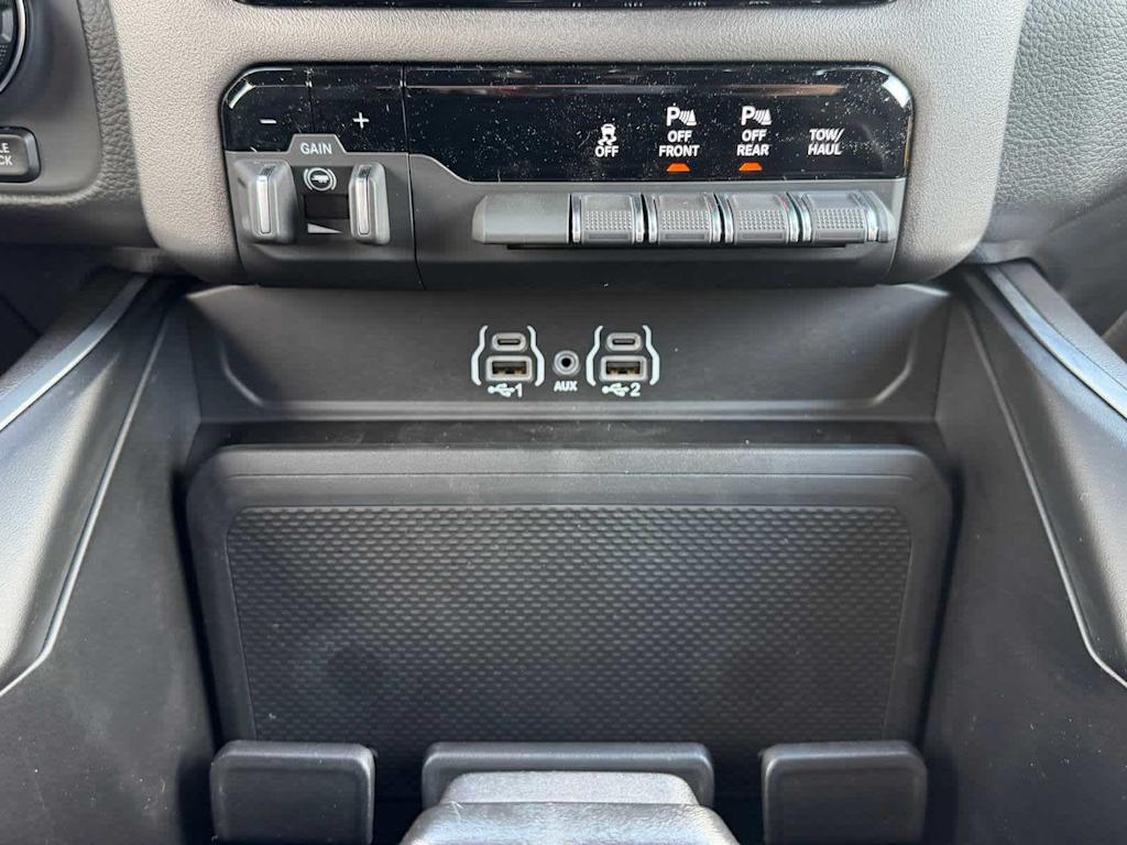 Thumbnail: 2026 RAM 1500 - 26