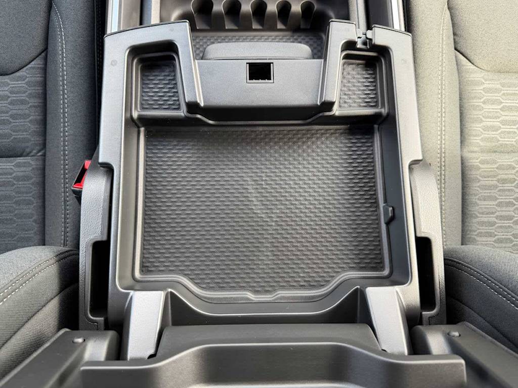 Thumbnail: 2026 RAM 1500 - 9