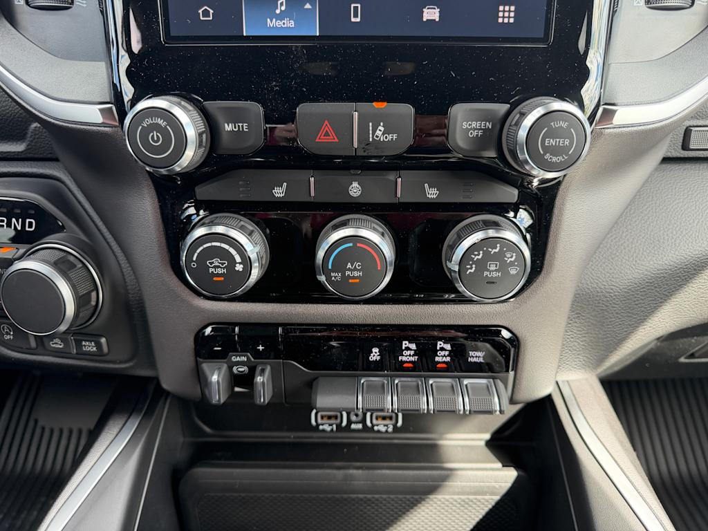 Thumbnail: 2026 RAM 1500 - 33