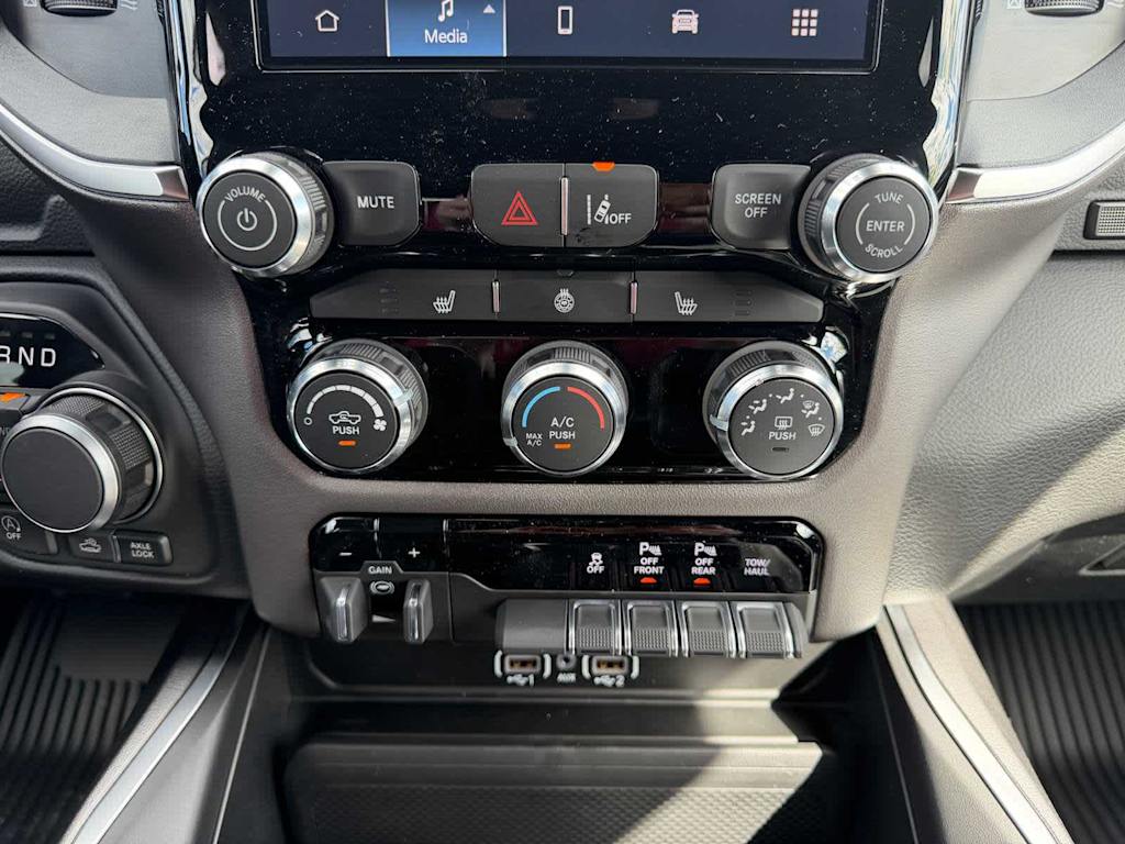 Thumbnail: 2026 RAM 1500 - 35