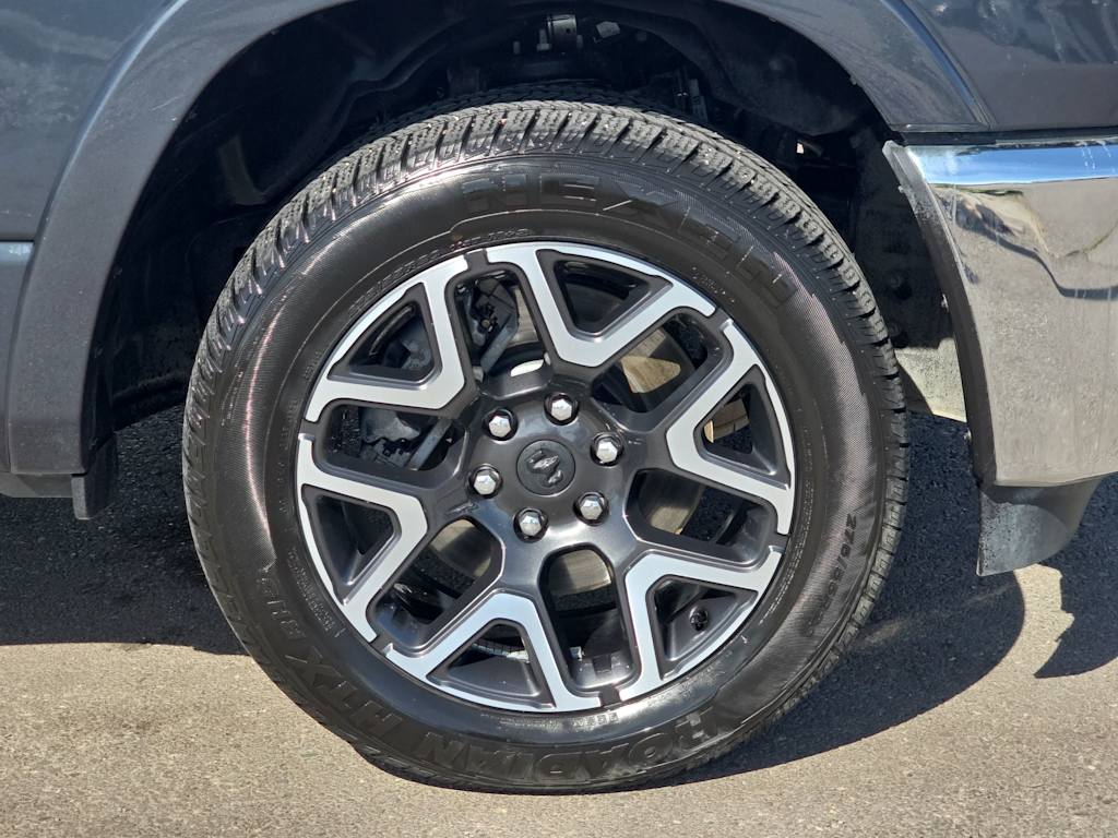 Thumbnail: 2025 RAM 1500 - 8