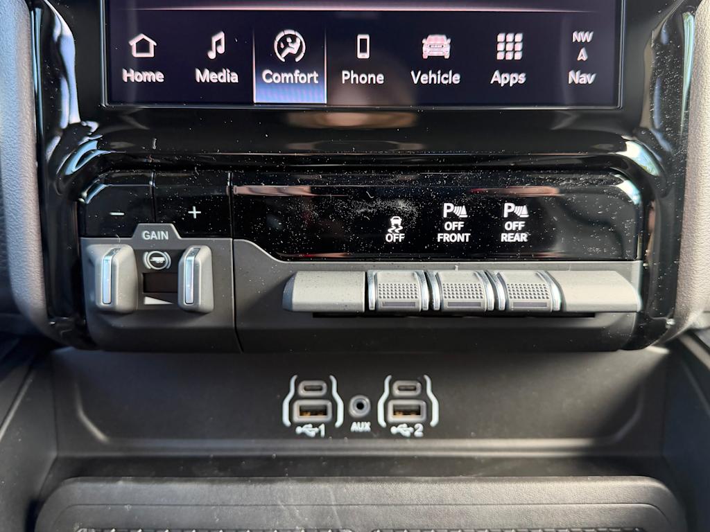 Thumbnail: 2026 RAM 1500 - 25