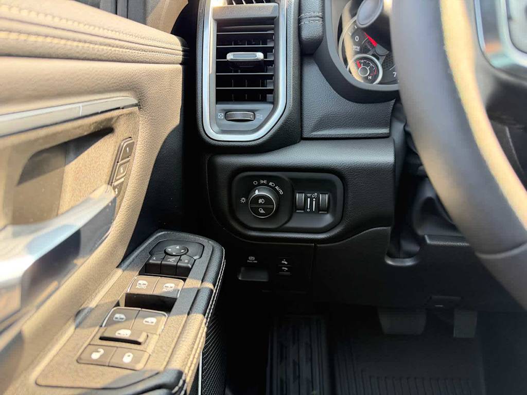 Thumbnail: 2026 RAM 1500 - 26