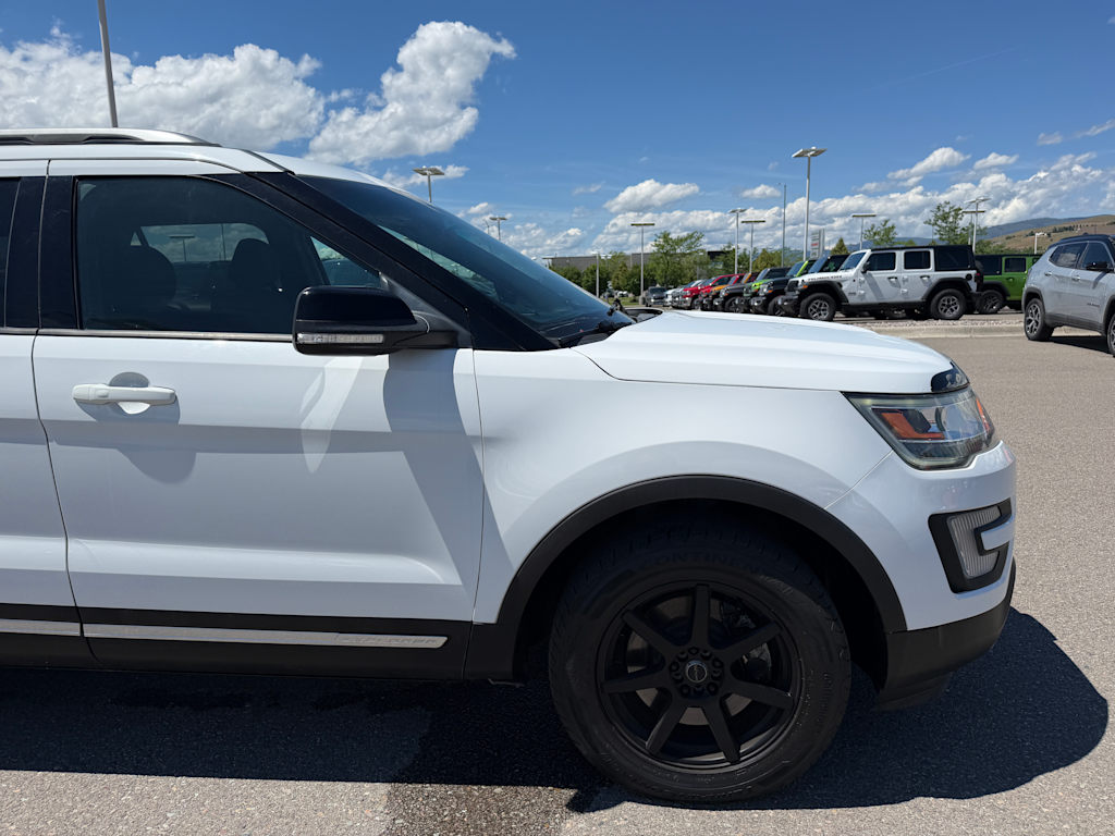 Thumbnail: 2017 Ford Explorer - 15
