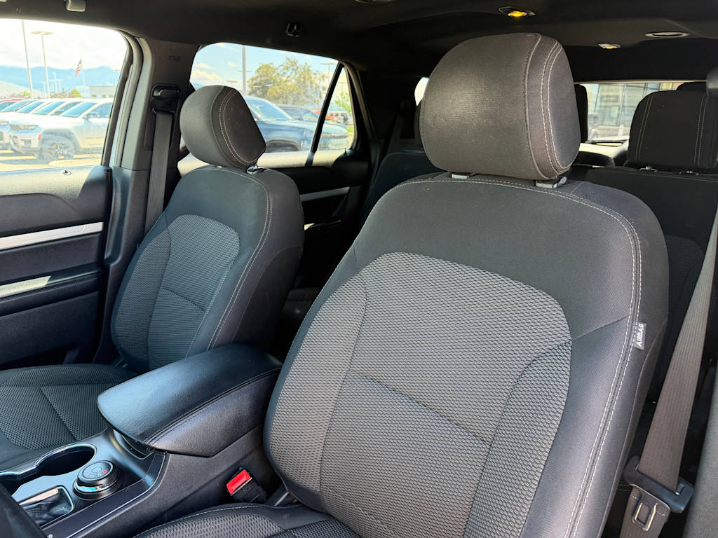 Thumbnail: 2017 Ford Explorer - 7