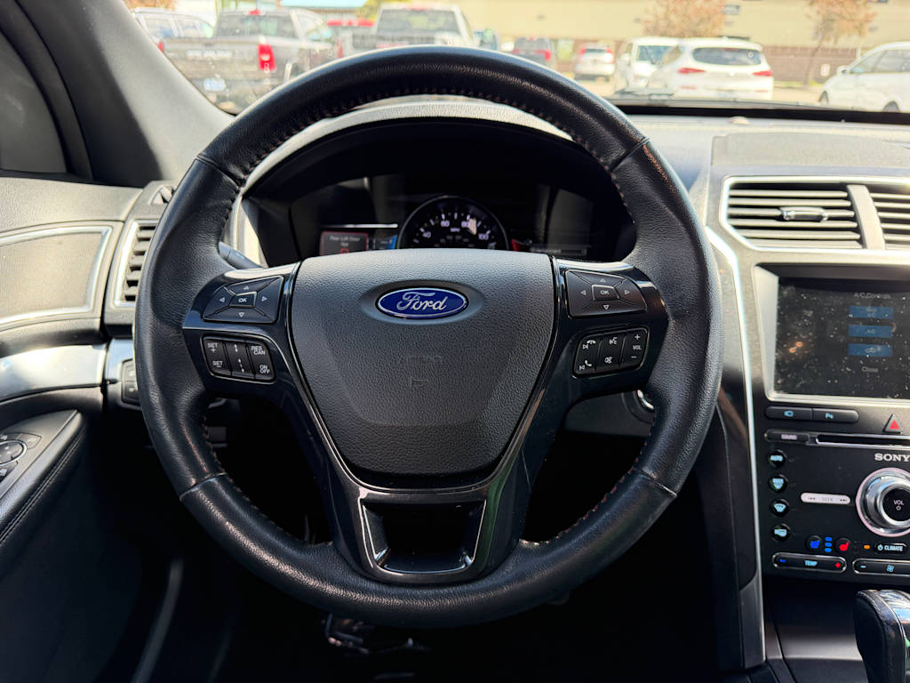 Thumbnail: 2018 Ford Explorer - 8