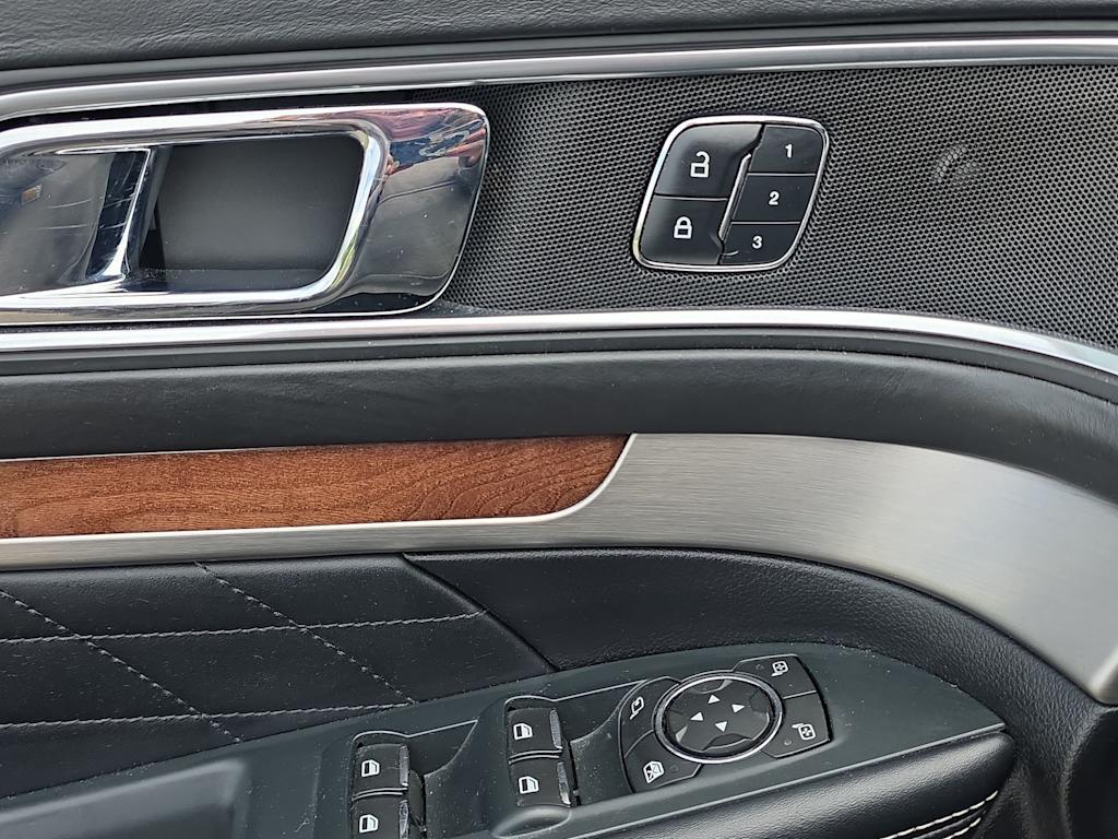 Thumbnail: 2018 Ford Explorer - 24