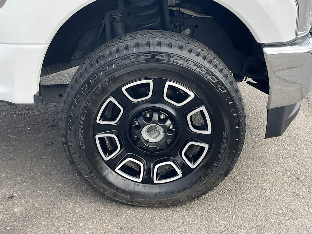 Thumbnail: 2019 Ford F-350 - 8