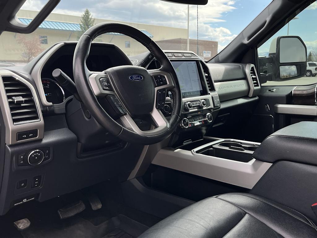 2022 Ford F-350 Lariat 2