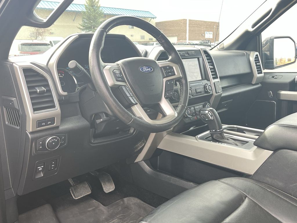 2019 Ford F-150 Lariat 2