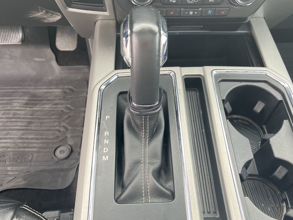 2019 Ford F-150 Lariat 16