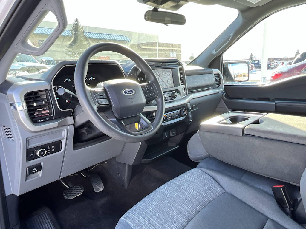 2021 Ford F-150 XLT 2