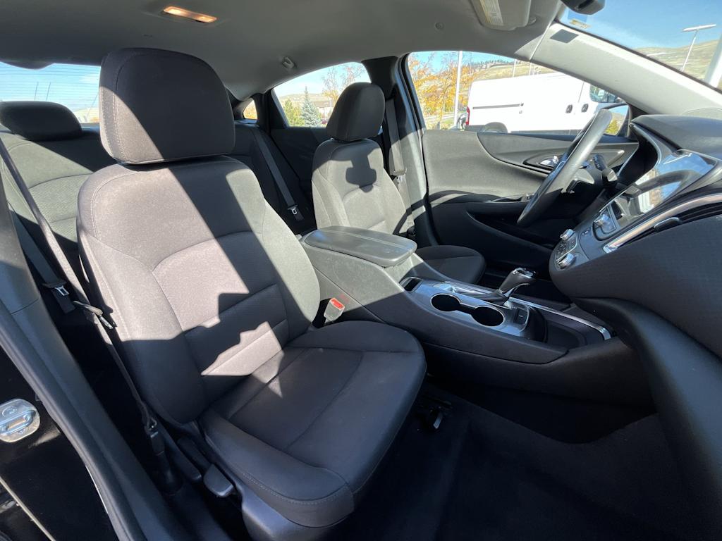 Thumbnail: 2020 Chevrolet Malibu - 12