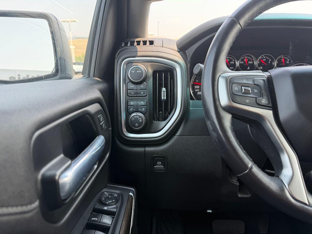 Thumbnail: 2021 Chevrolet Silverado 1500 - 22