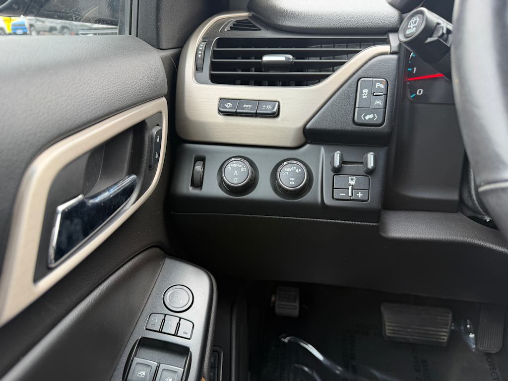 Thumbnail: 2017 GMC Yukon - 21