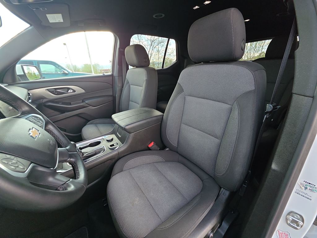 Thumbnail: 2023 Chevrolet Traverse - 11