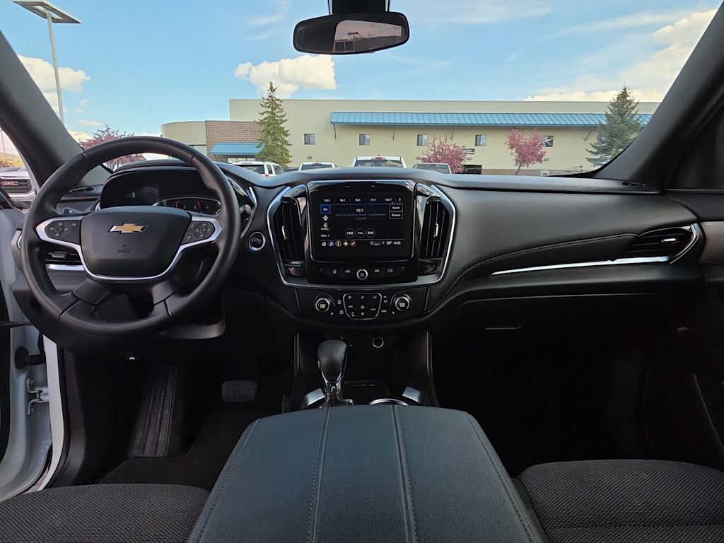 Thumbnail: 2023 Chevrolet Traverse - 10
