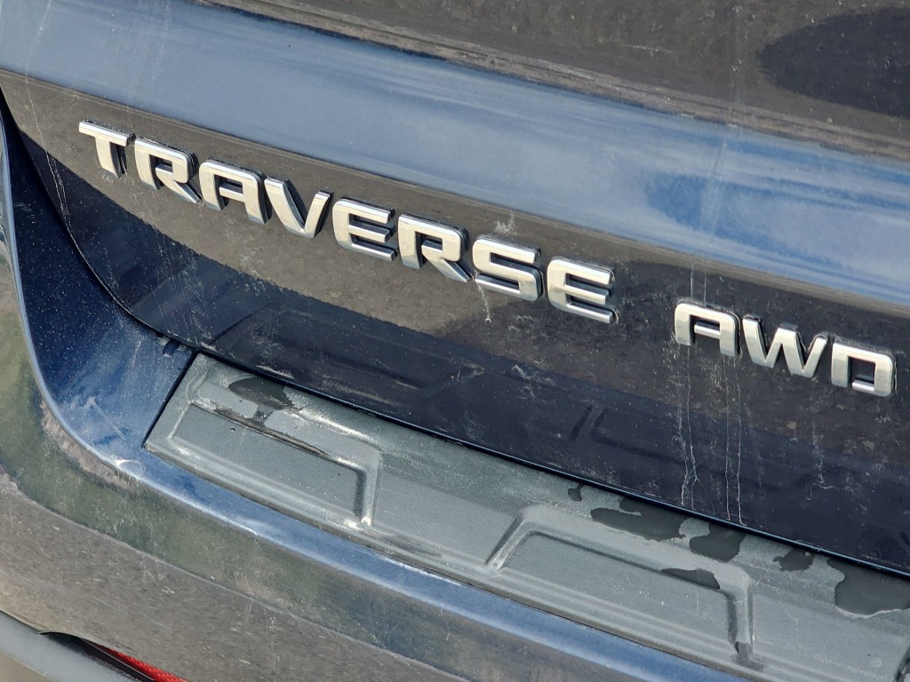 2017 Chevrolet Traverse LS 7