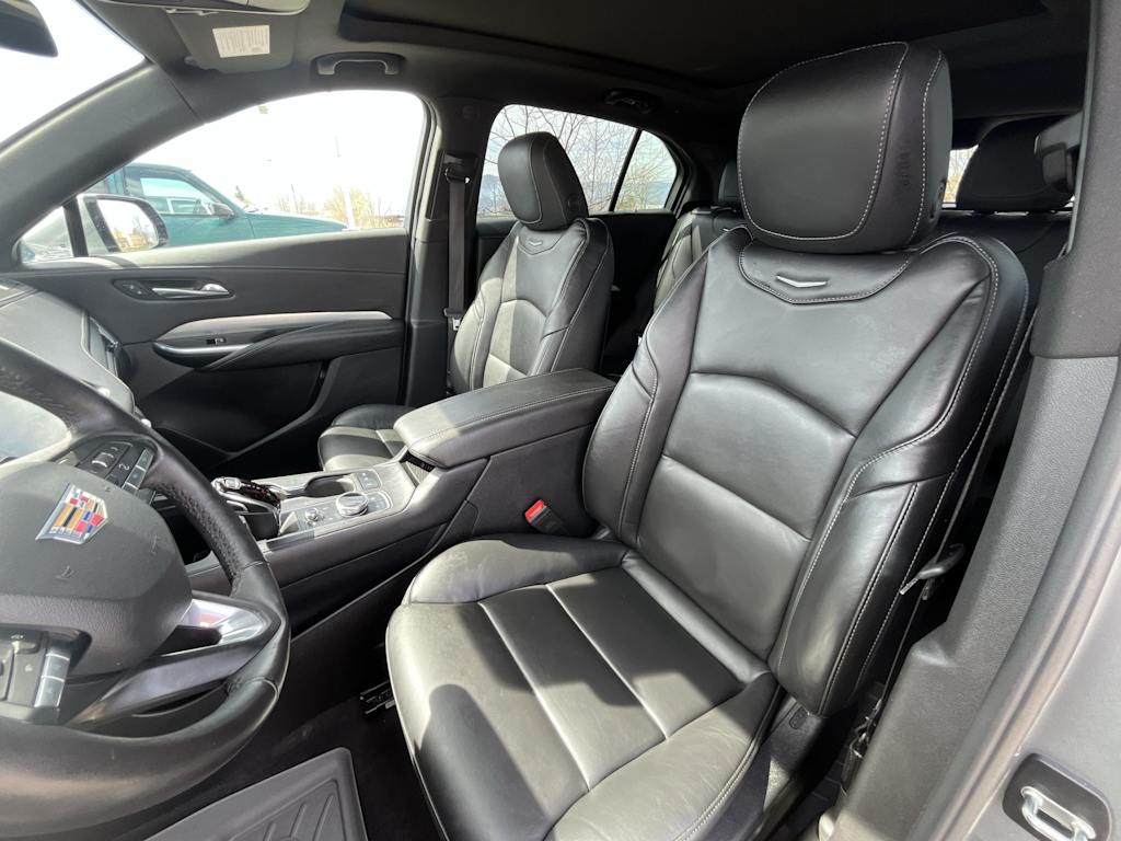 Thumbnail: 2023 Cadillac XT4 - 11