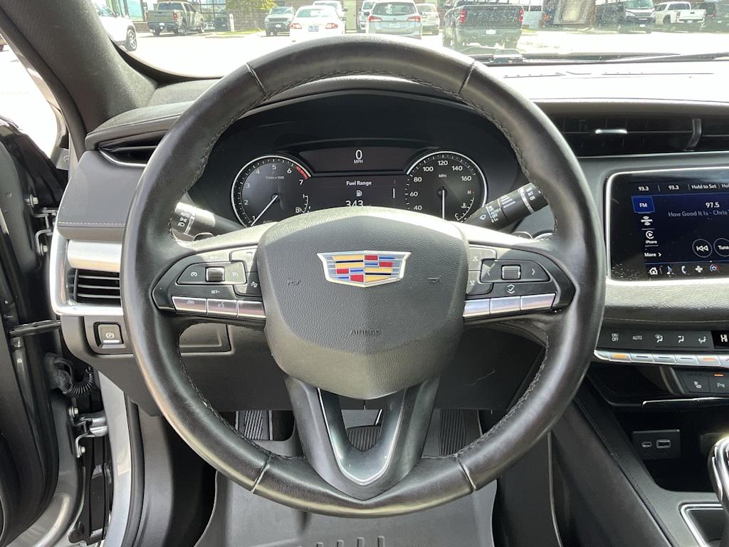 Thumbnail: 2023 Cadillac XT4 - 14
