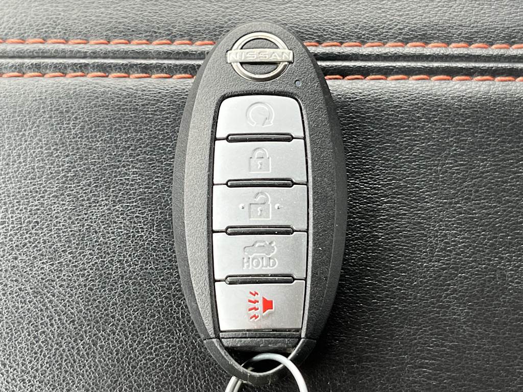 2023 Nissan Altima SR 18