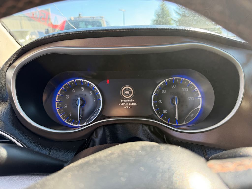 Thumbnail: 2018 Chrysler Pacifica - 10