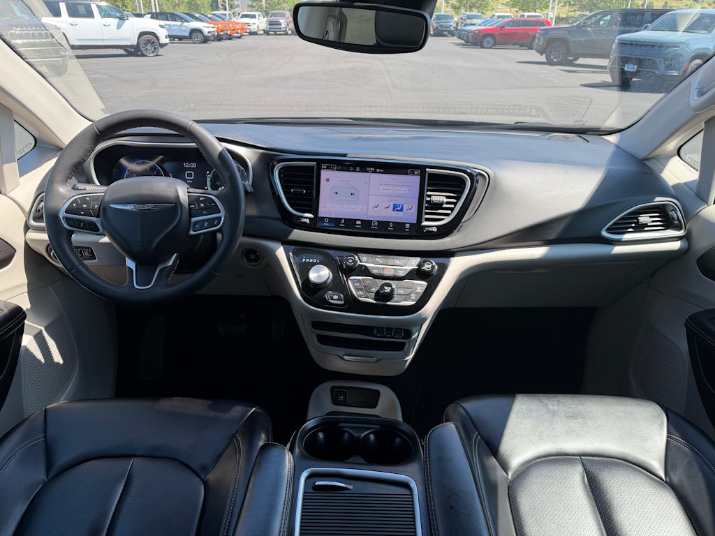Thumbnail: 2023 Chrysler Pacifica - 2