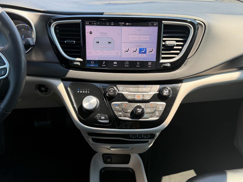 Thumbnail: 2023 Chrysler Pacifica - 11