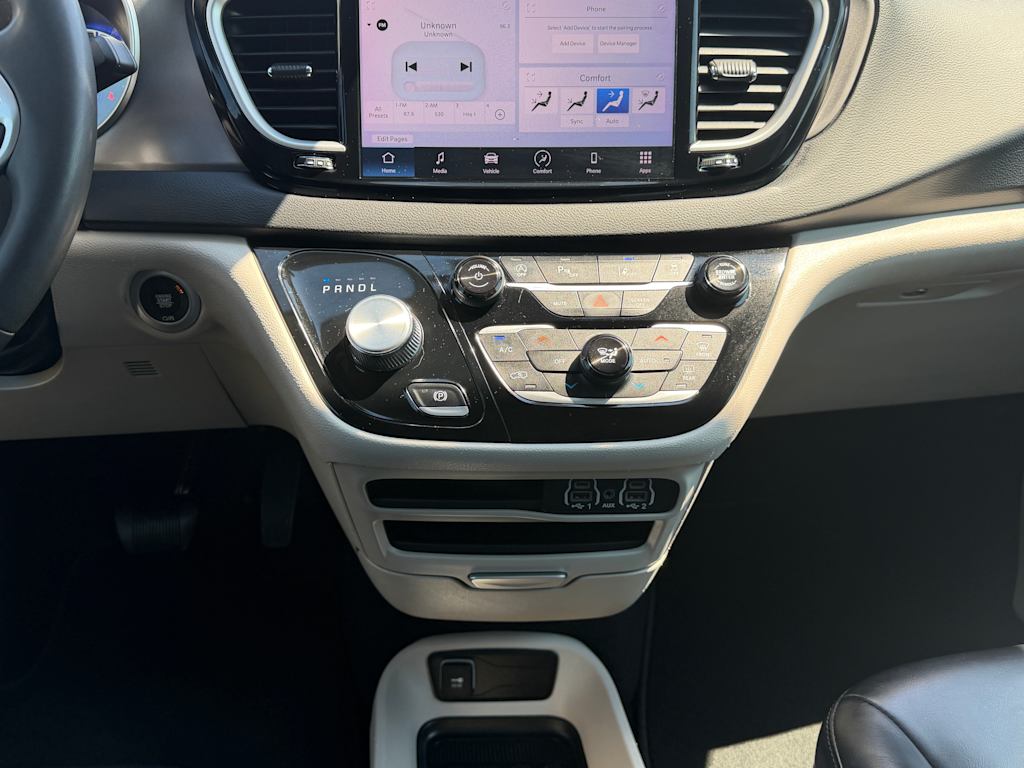Thumbnail: 2023 Chrysler Pacifica - 23